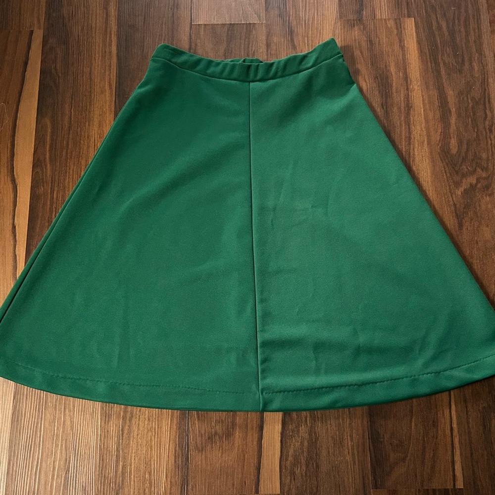 Vintage family fashion by Avon Green Skirt Polyester Size Large Women’s